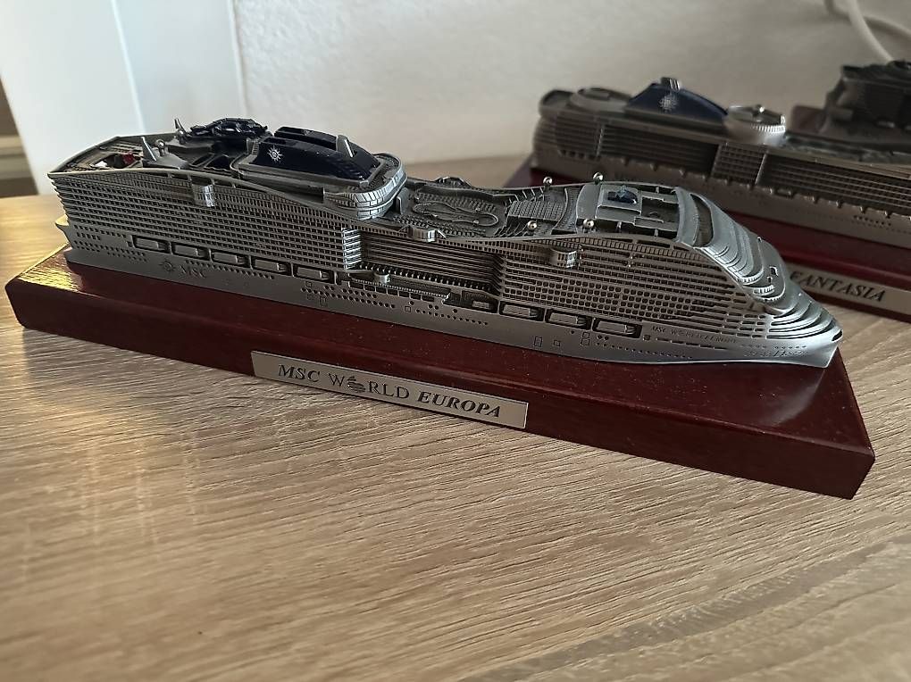 Kits de montage: Schiffsmodelle MSC Cruises – D'occasion à Attiswil par Martin558790