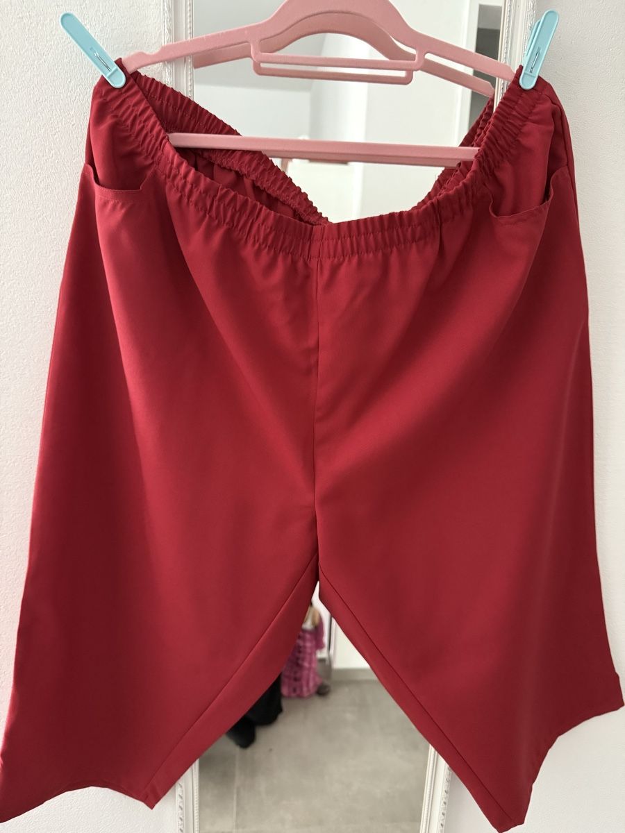 Pantaloni: Hose Grösse 54.         3/4 Länge – Usato da Pfeffikon LU venduto da pepino17