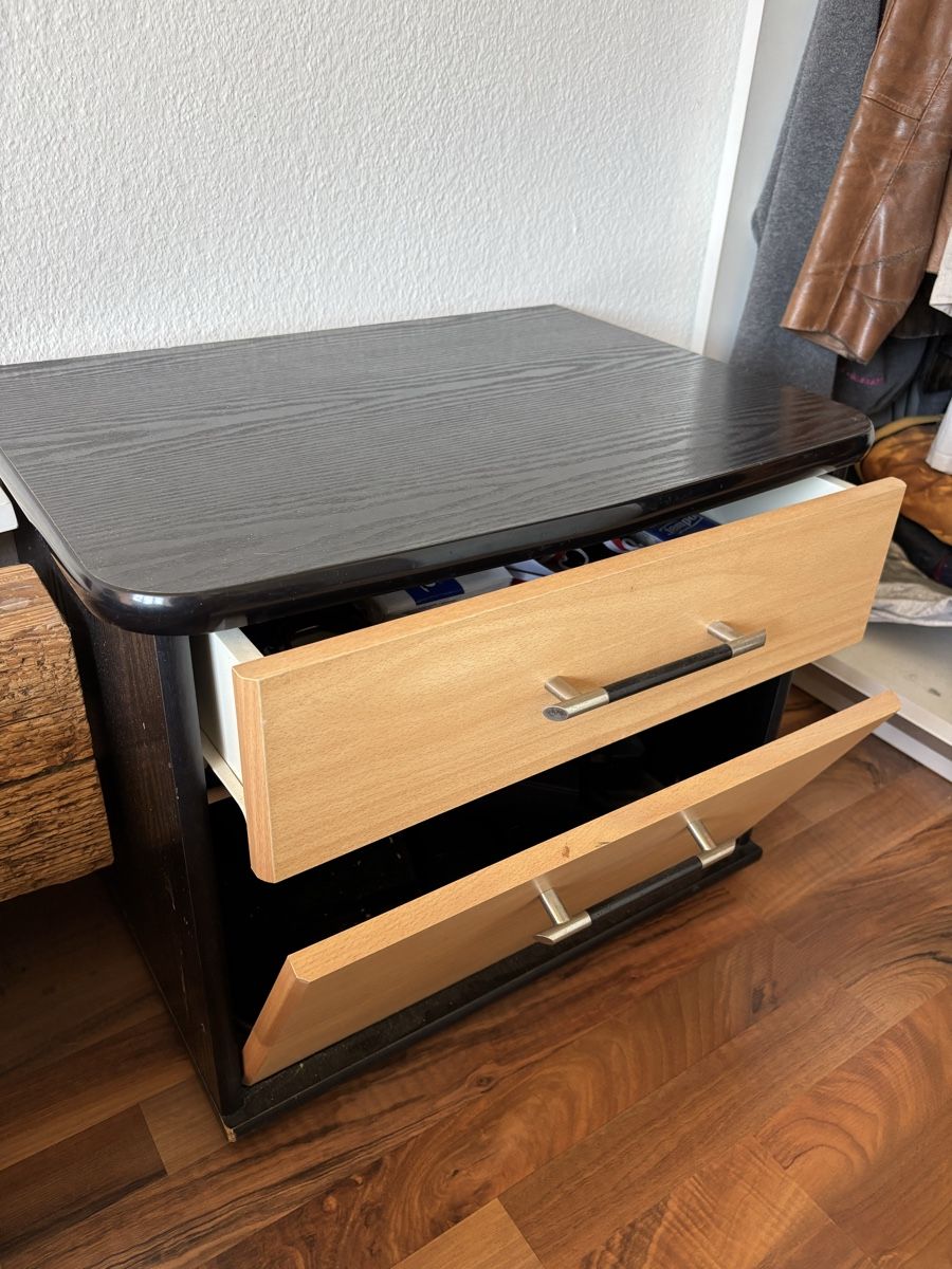 Comodini: Nachttisch – Usato da Reinach BL venduto da Andithos