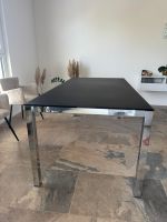 Schöner Kratzfester Glas Esstisch in schwarz zu verkaufen
