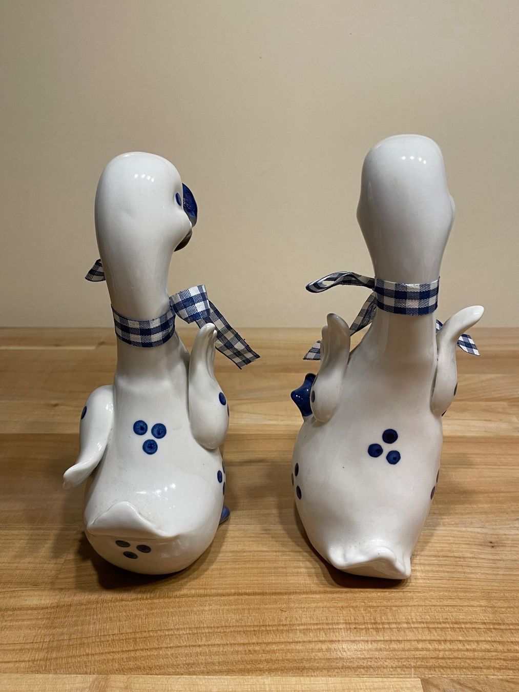 Statuette: 2 Keramik Enten Figuren – Usato da Rümlang venduto da euqinom16 2