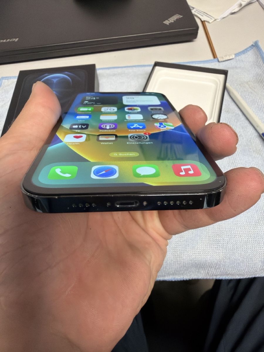 Apple Telefoni cellulari / Smartphones: iPhone 12 Pro Max 256 GB – Nuovo (secondo la descrizione) da Neuhausen am Rheinfall venduto da Golf-GTI 6