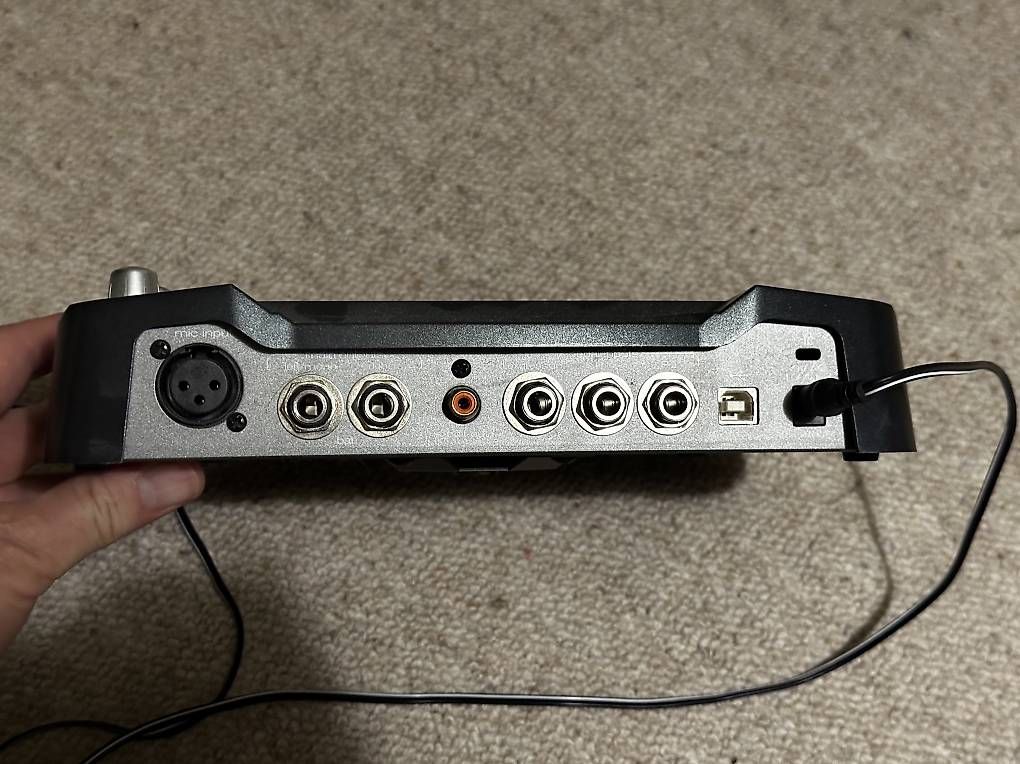 Instruments de musique: M-Audio Black Box  Gitarren-Preamp/Modeling-Prozessor – D'occasion à Schliern b. Köniz par pascu01 1