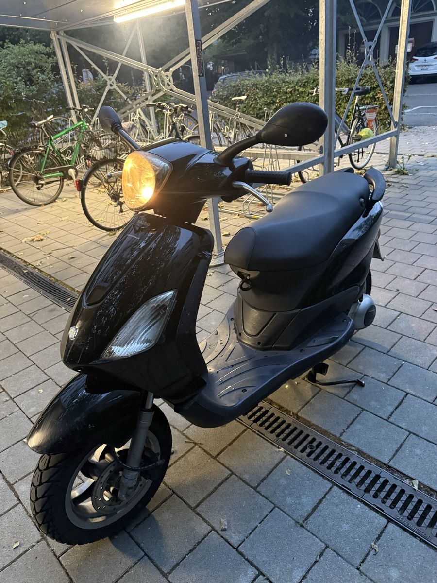Piaggio Scooter: PIAGGIO FLY 125 CC – Usato da Winterthur venduto da Fabio_46 7