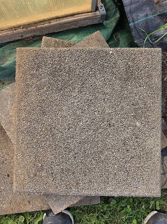 Bodenbeläge: Gartenplatten – Gebraucht aus Himmelried von seracine