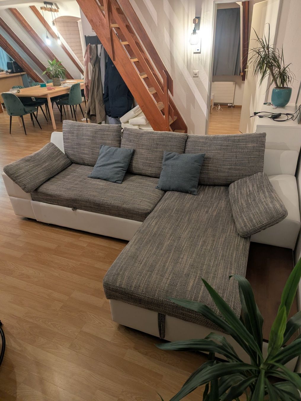Gonser Divani: Ecksofa mit Schlaffunktion NALA rechts – Usato da Luzern venduto da ber_w5p7