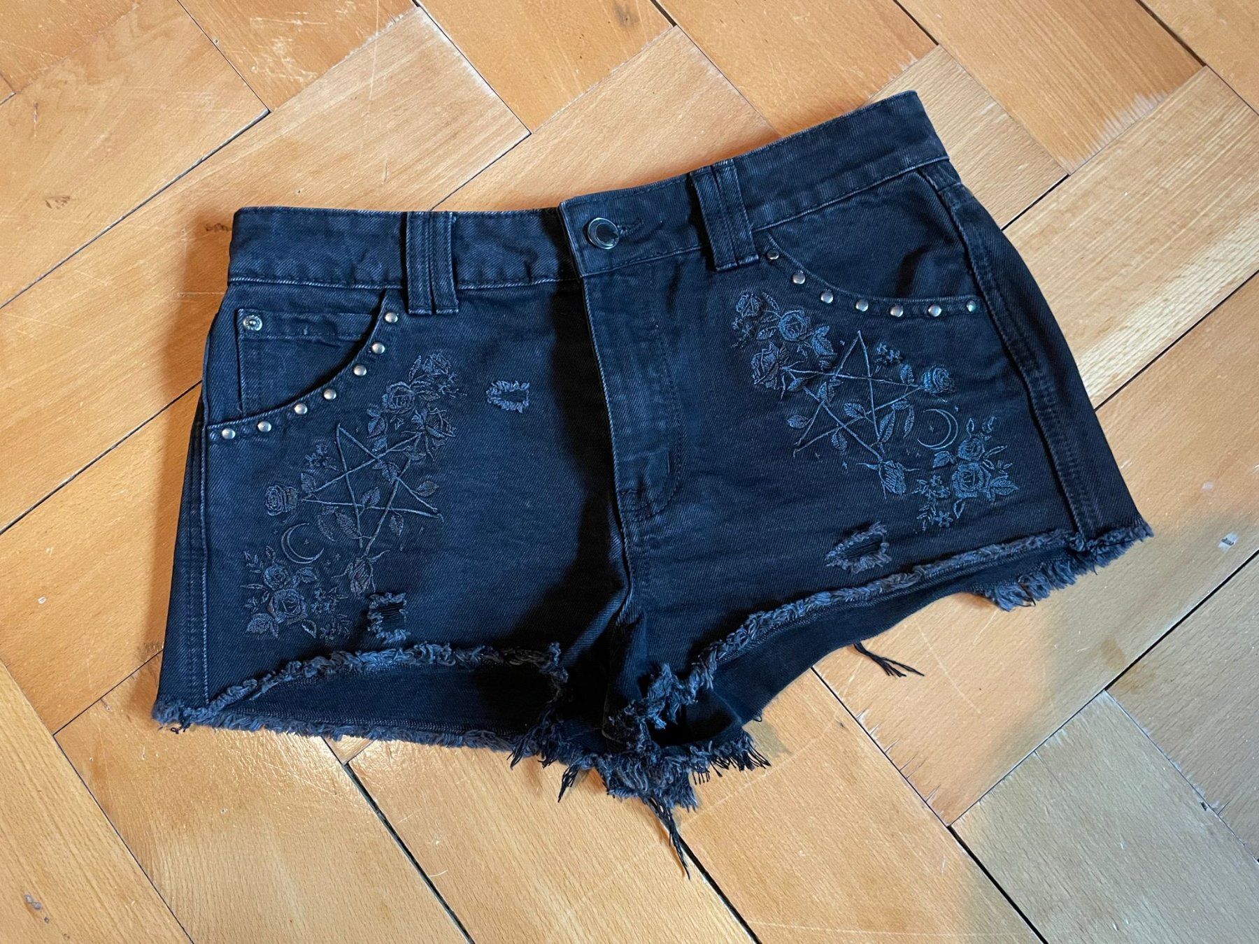 Killstar Jeans: Killstar Esme Jeans Shorts – Usato da Zürich venduto da Swiss_Rhapsody 1
