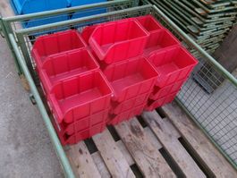 Rote Stapelboxen aus Kunststoff, Made in Germany, 28 Stück