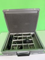 Koffer mit diversen Kabeln und Adaptern gebraucht