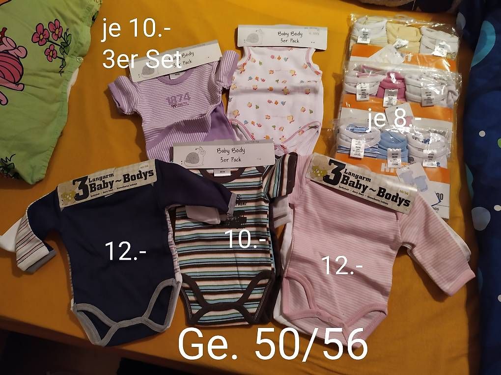 Lotti & Set di vestiti: Diverse Bodys  – Usato da Meiringen venduto da apl76
