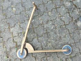 Antikes Trottinet, echte Rarität