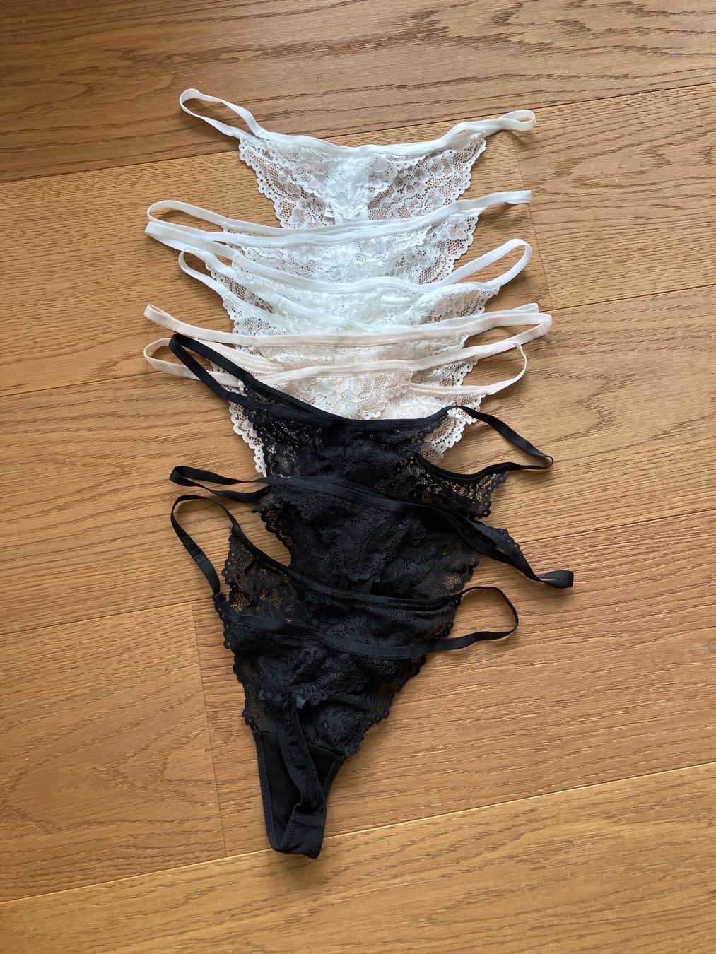 H&M Altra biancheria intima: Spitzen Strings, verschiedene Farben, Grösse M – Nuovo e nell'imballaggio originale da Unterägeri venduto da Bettsofa123