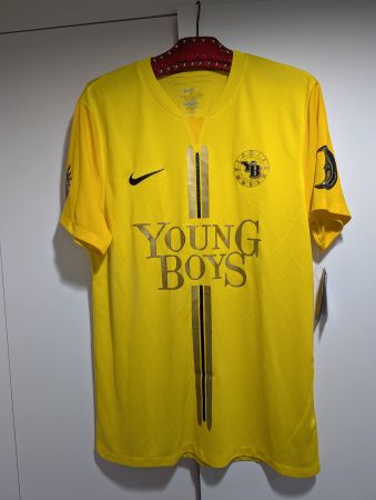 BSC YOUNG BOYS Warmup Shirt Zytglogge - GR.L - NEU!