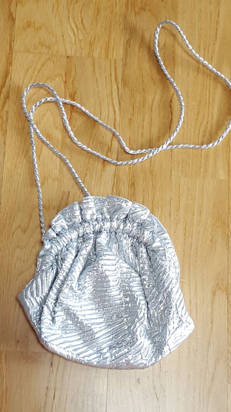 Taschen für Damen: festliches silber Damentasche Pochette Hochzeit – Neu (gemäss Beschreibung) aus Hittnau von Gamoe 2