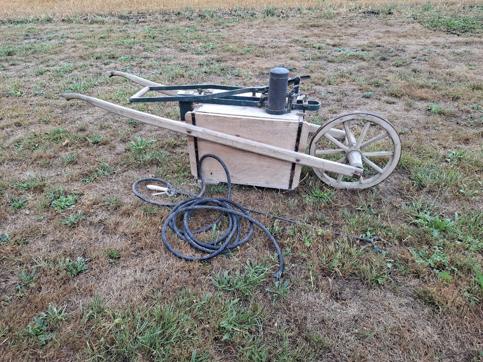 Toutes les machines: Antike Baumspritze – D'occasion à Grosswangen par michelli.