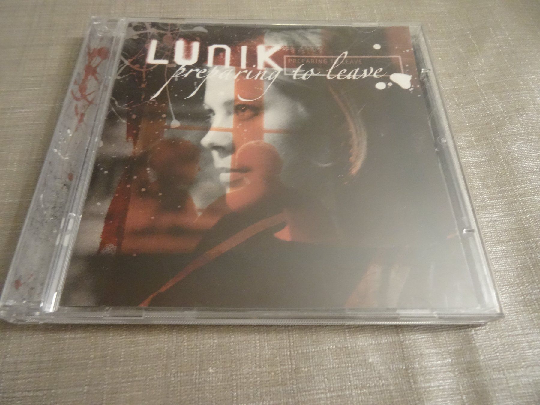 CD: Lunik - Preparing to Leave - CD – Usato da Olten venduto da Disc-Ausverkauf