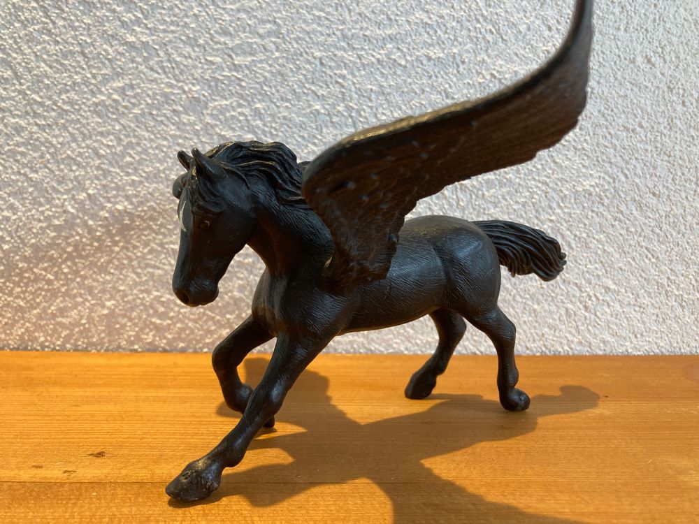  Schleich Pferd mit Flügeln (Gebraucht) in St.Gallen für CHF 1 – mit Bildidee 