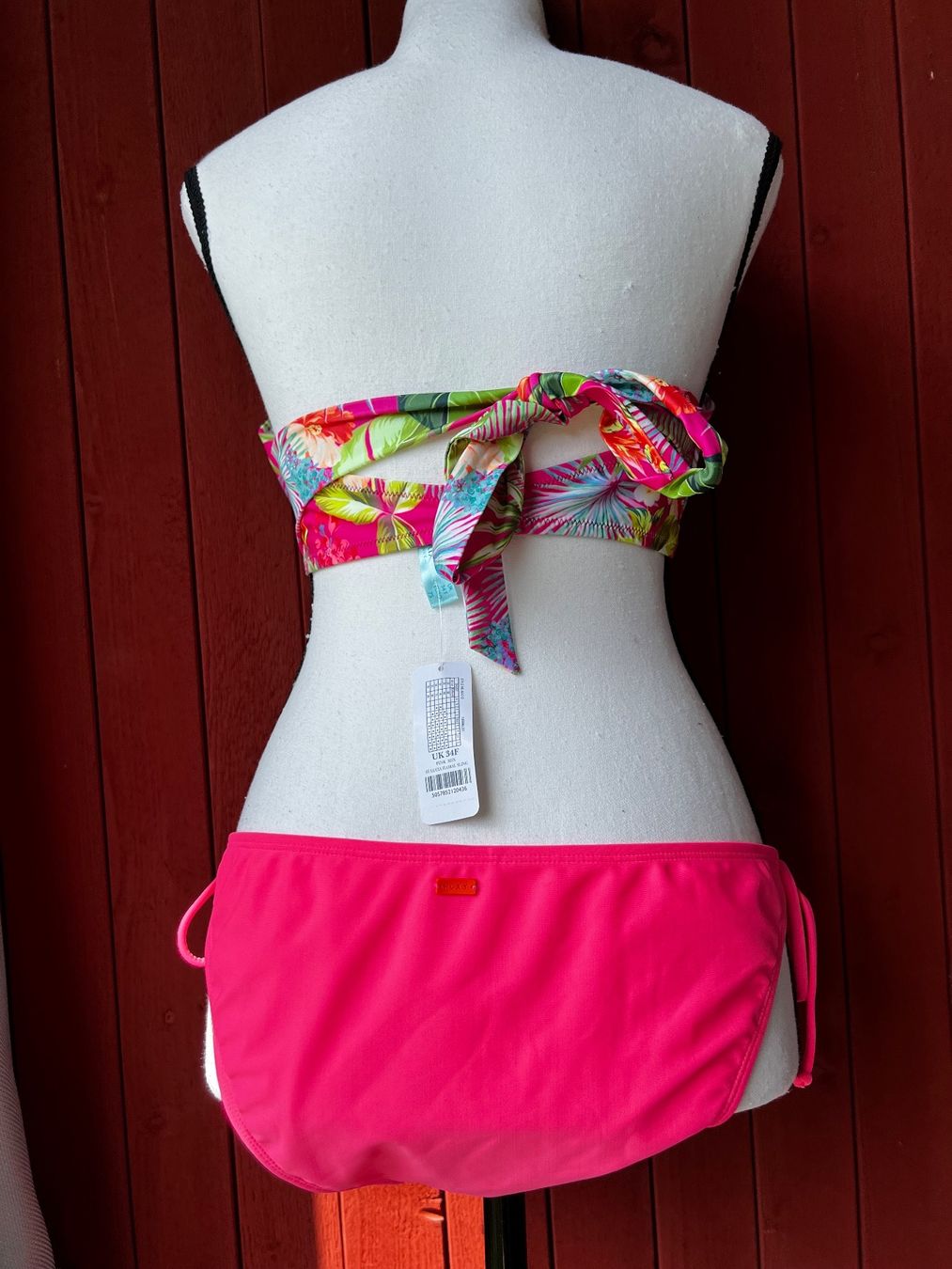 Roxy Badekleider & Bikinis: BH 75 Unterhose XL Roxy Neu Badeanzug – Neu und originalverpackt aus Riehen von edu_92w7 9