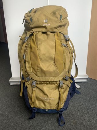 Deuter Aircontact Pro 60+15 – Trekkingrucksack | Curry/Blau