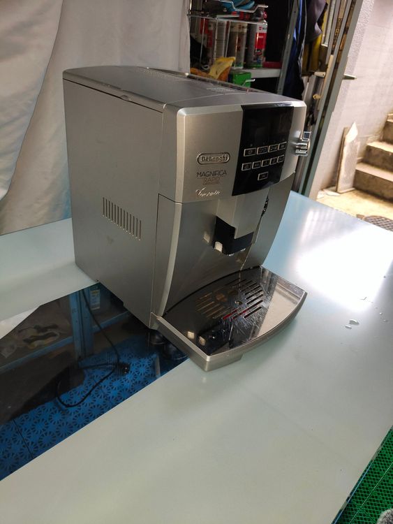 Unité De Brassage D’occasion Pour Machine à Café DeLonghi MAGNIFICA ESAM04.320.S - Pièce Détachée