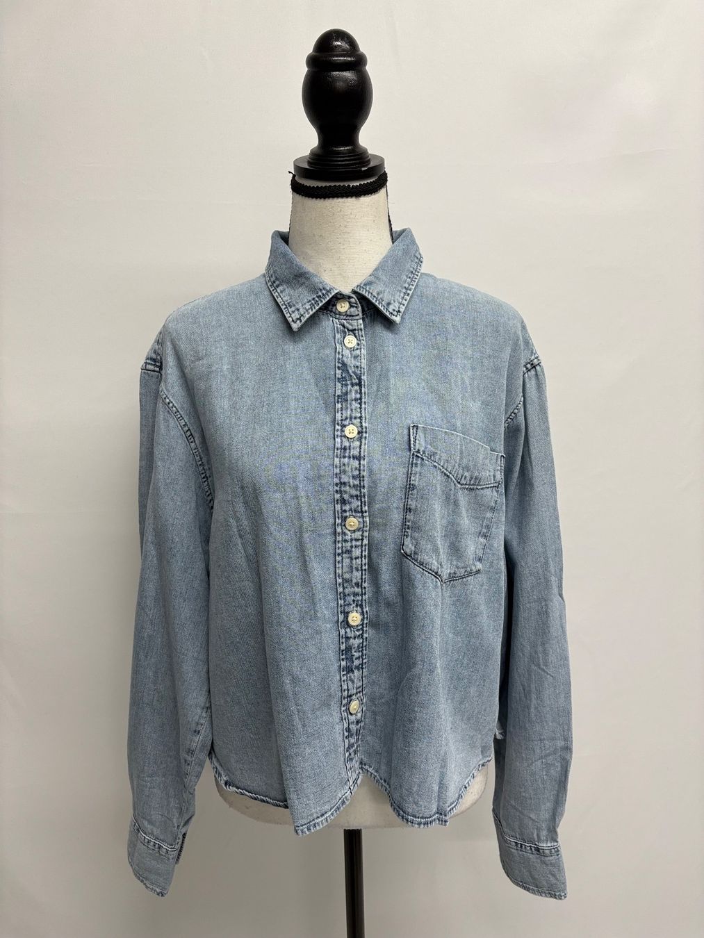Gap Camicette: GAP Jeansbluse blau Gr. M kurz Bluse Baumwolle – Nuovo (secondo la descrizione) da Regensdorf venduto da secondchancefashion