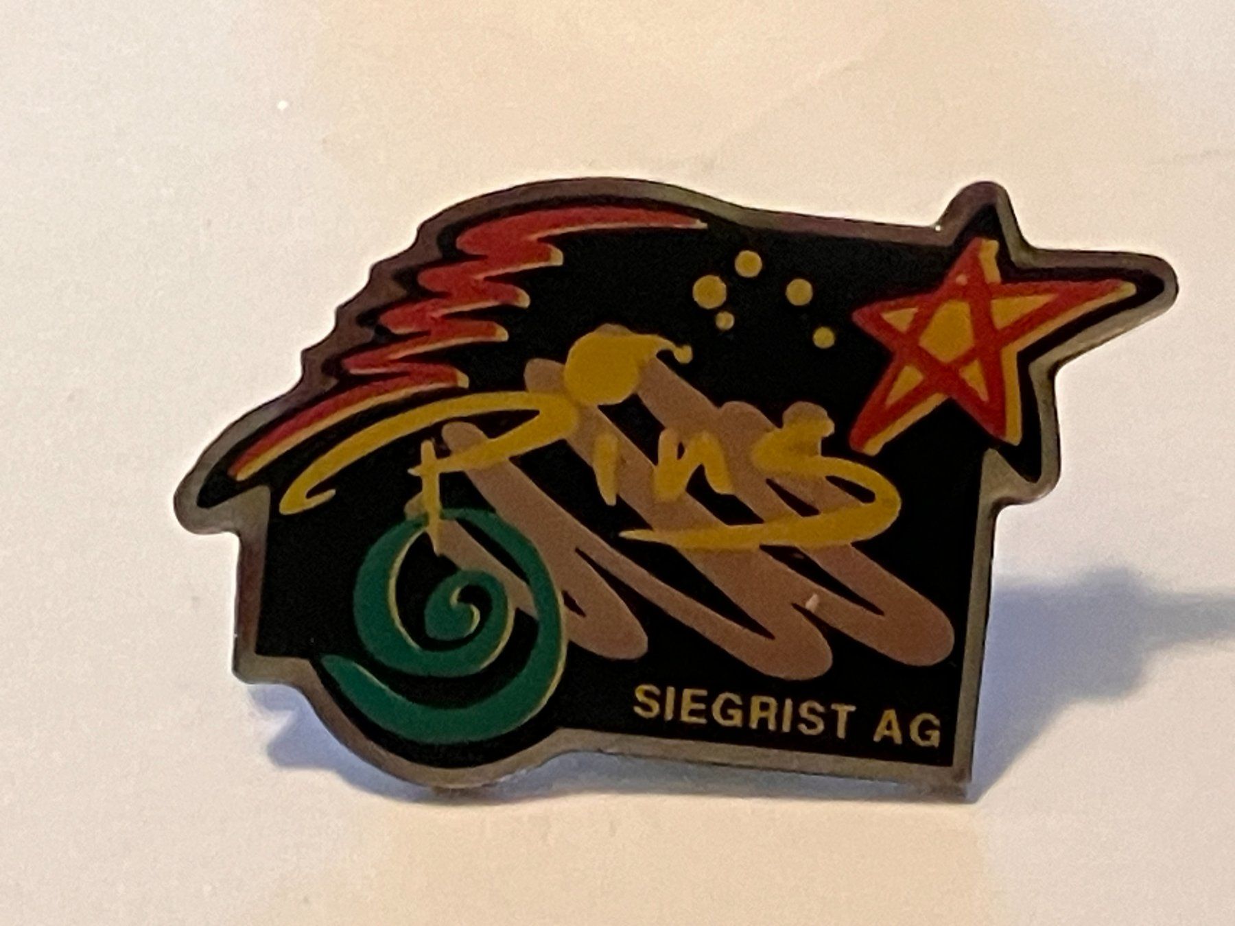 Placchette & Badge: 1 Pin "Pins Siegrist AG" – Usato da Basel venduto da djwwpp