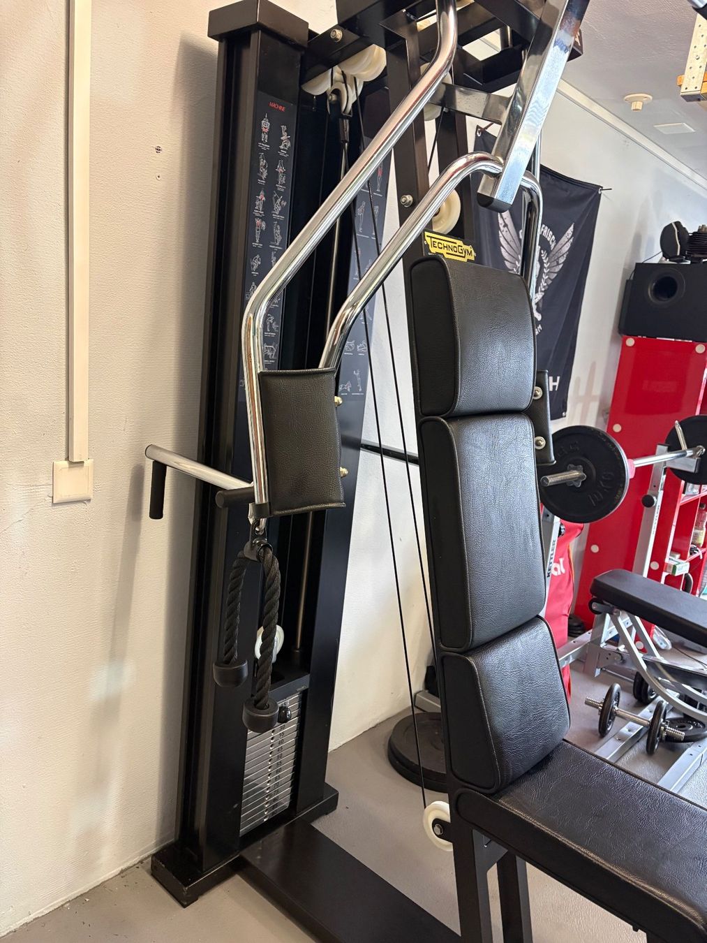 Technogym Vélos d'appartement: UNICA Multifitnessmaschine – D'occasion à Romanshorn par deratlas 6