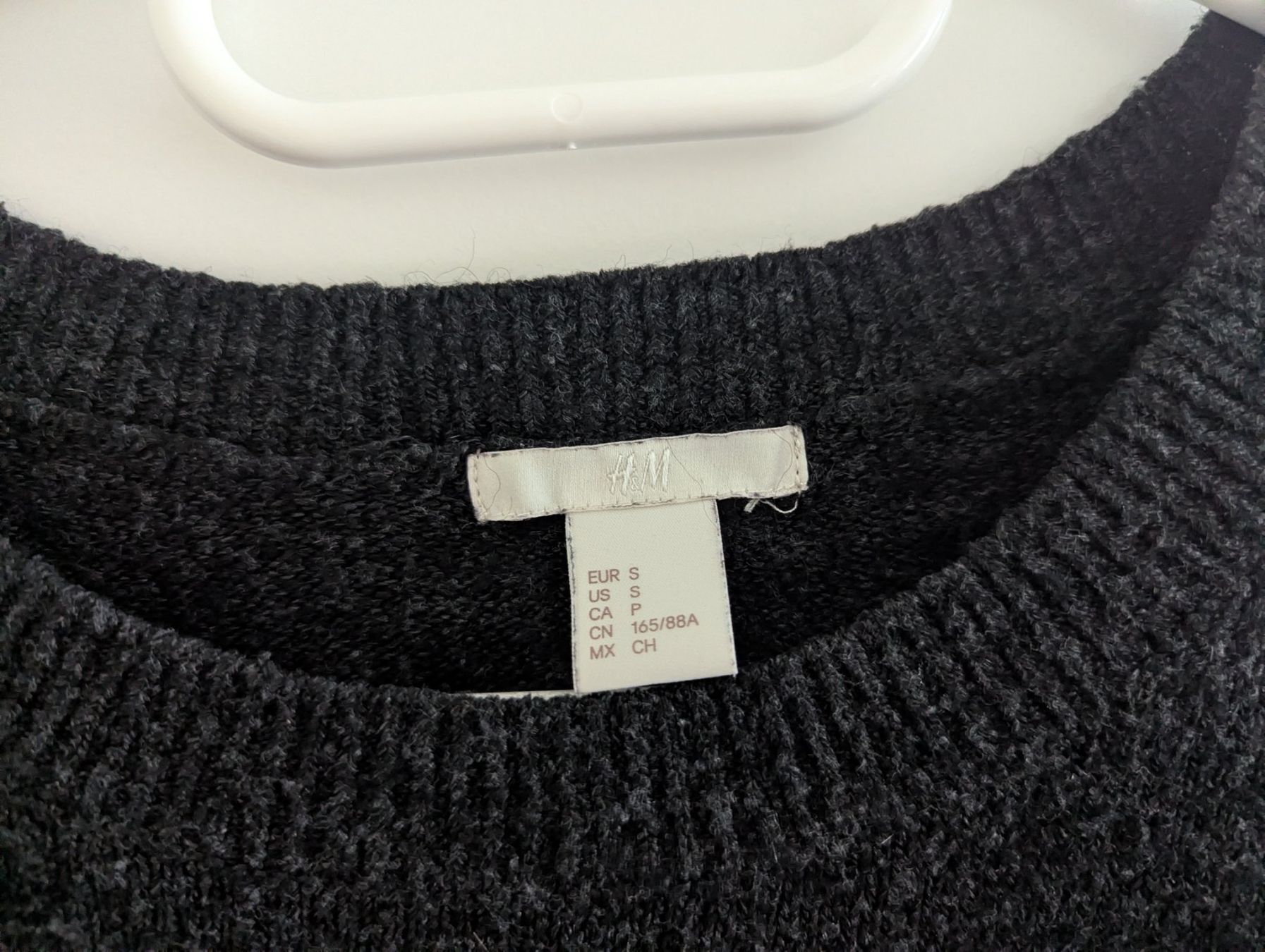 H&M Pullover & Sweatshirts: H&M | dunkelgrauer Strickpullover | Grösse S – Gebraucht aus Wolfhausen von janine621 1