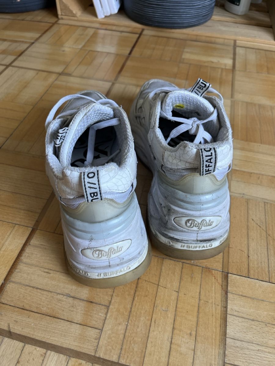 Buffalo Scarpe da uomo: Buffalo Turnschuhe weiss gebraucht Grösse 37 – Usato da Luzern venduto da ele_v95n 1