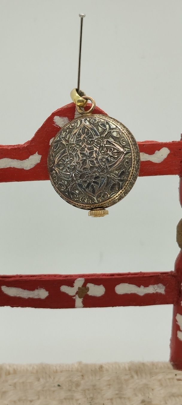 Ciondoli: Pendentif montre vintage argent – Usato da La Chaux-de-Fonds venduto da jac_9llg 3