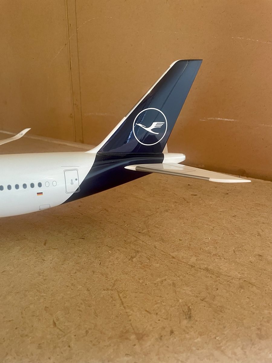 Airbus Kit di modellismo & Modellini statici: Lufthansa A350-900 1:100 – Nuovo (secondo la descrizione) da Hinwil venduto da Yamracer 5