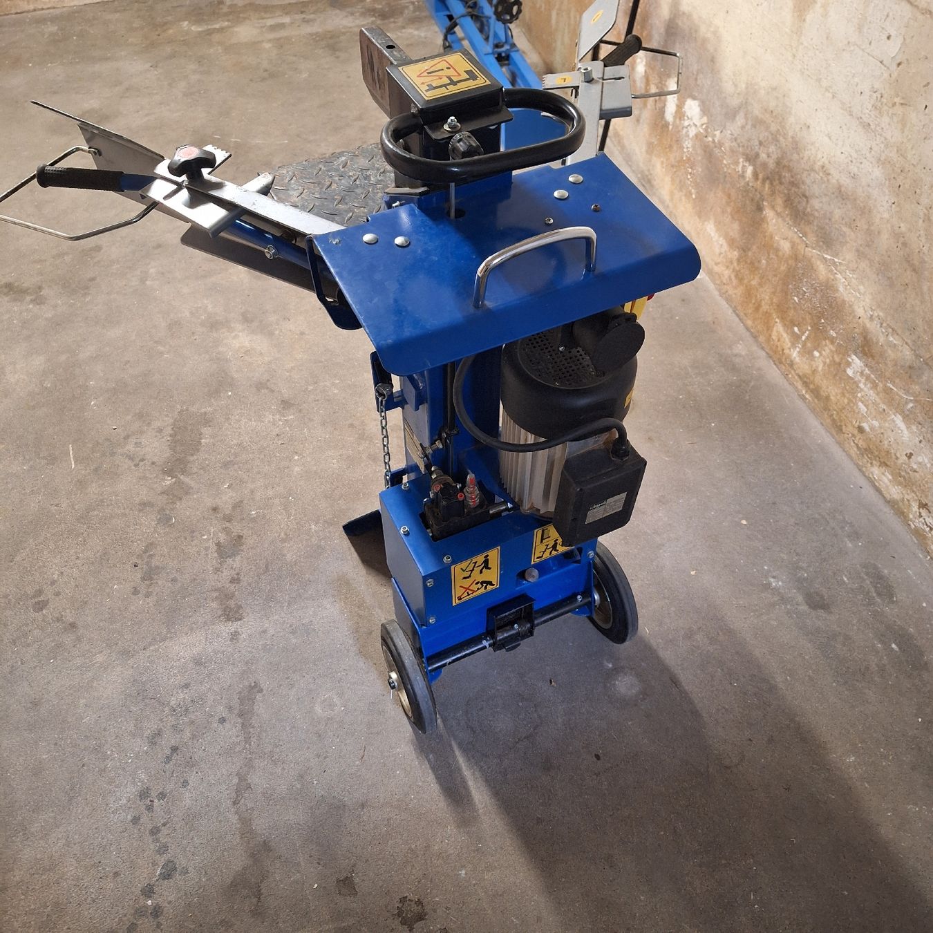 Scheppach Toutes les machines: Holzspalter  – D'occasion à Winterthur par v-t88 3