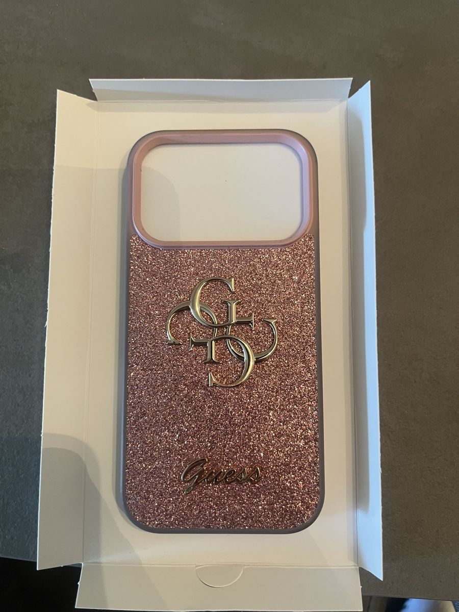 Guess Covers & Schutzfolien: Guess iPhone 17 Pro Hülle Glitzer Rosa – Gebraucht aus Rothrist von Canker37