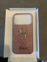 Guess iPhone 17 Pro Hülle Glitzer Rosa
