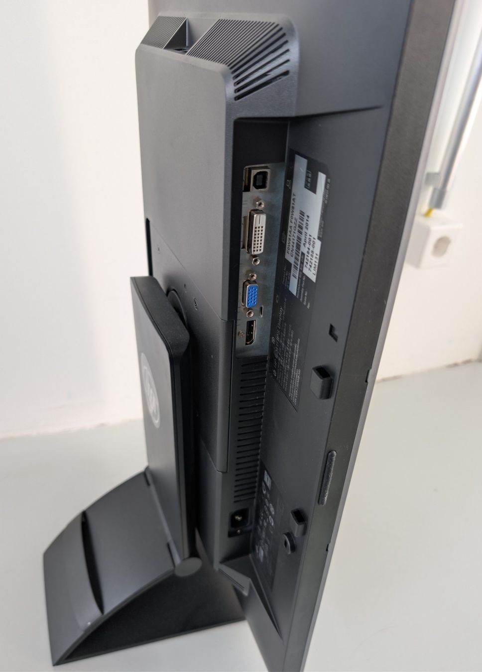 Hewlett Packard Monitore: HP Elite E241i Monitor – Gebraucht aus Dietlikon von ComdatAG 3