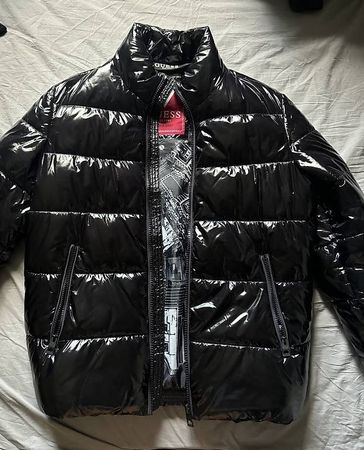 GUESS Jacke  Neu / Ungetragen