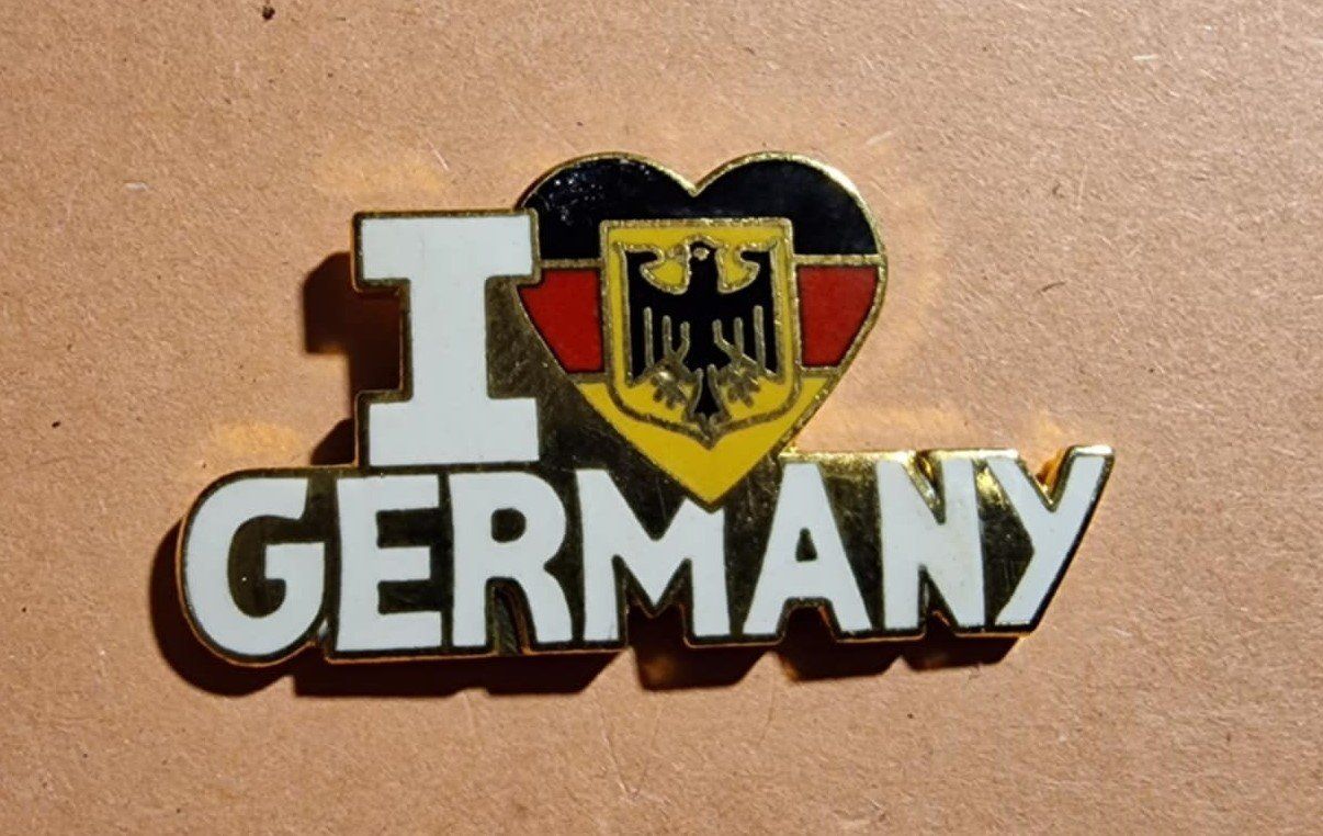 Plaquettes & Badges: Pin I love Germany – D'occasion à Härkingen par specialshapes