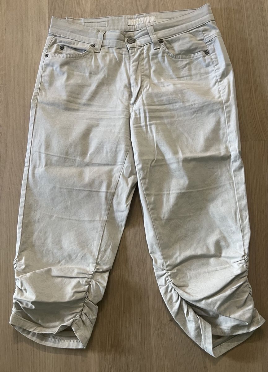 Pantaloni: Angels Damen Capri Hose, hellbeige, Grösse 36 – Usato da Dübendorf venduto da senero44