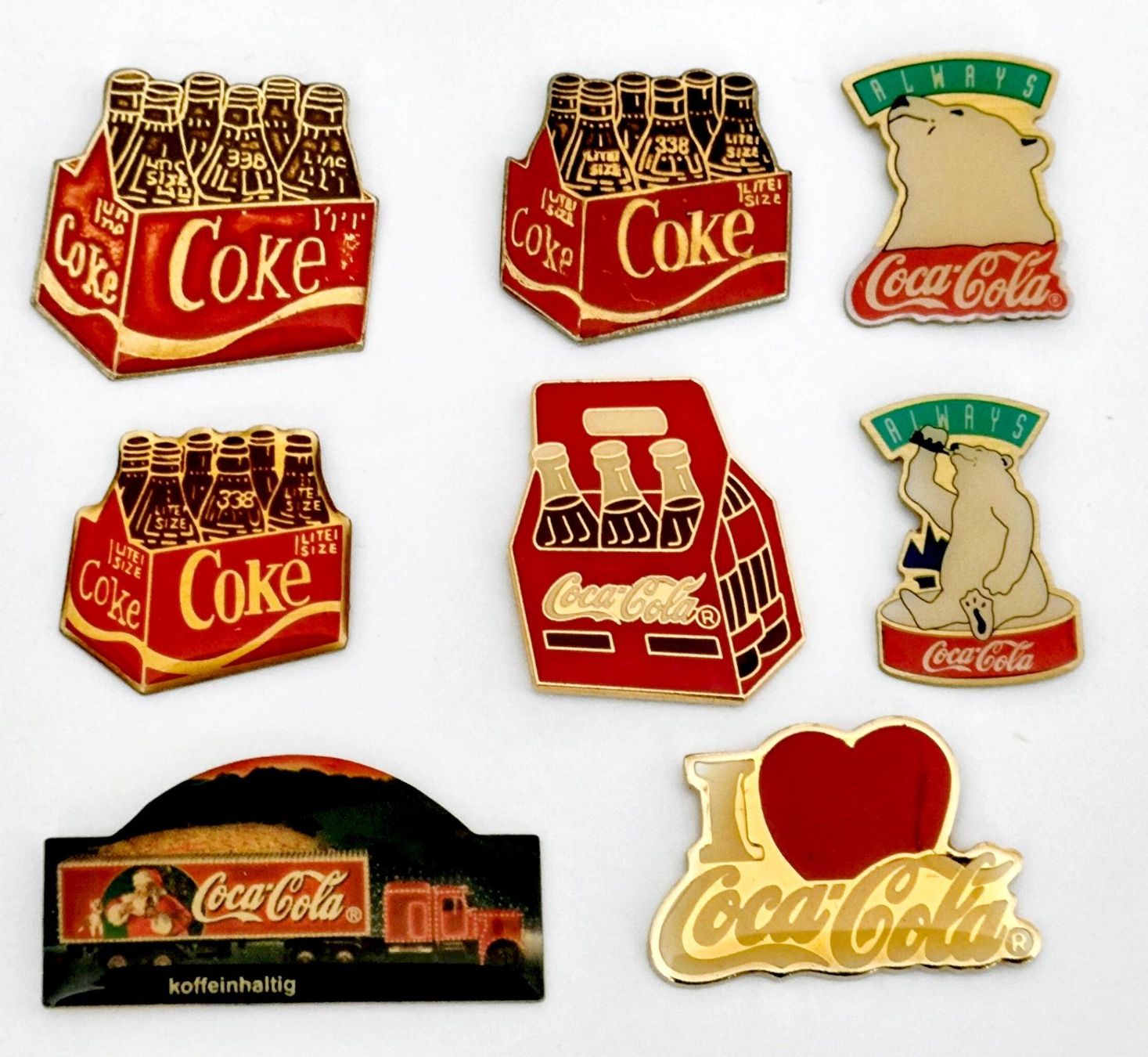 Coca-Cola Plaquettes & Badges: 8 Coca-Cola  Pins – D'occasion à Pfäffikon ZH par Colacity
