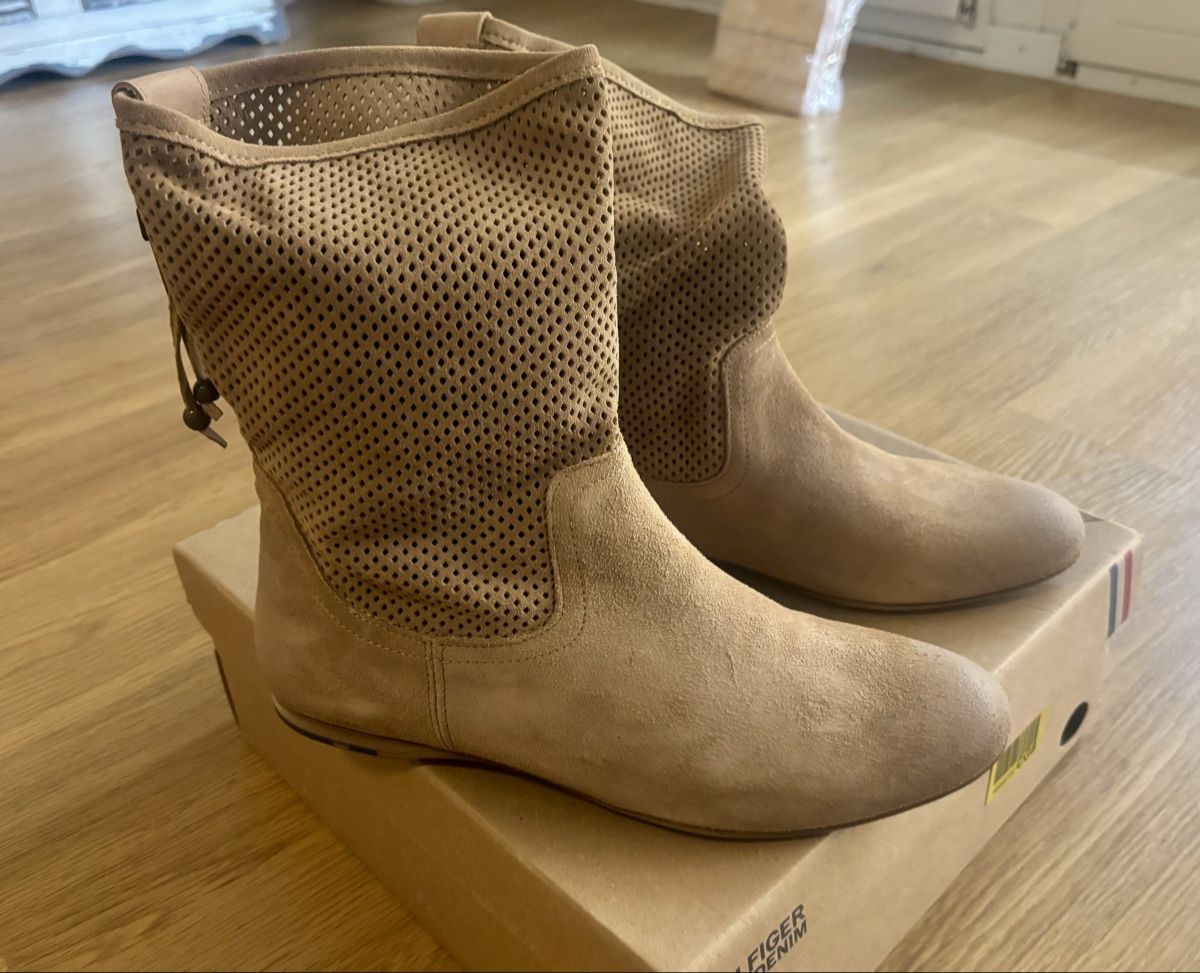 Scarpe da donna: Tommy Hilfiger Sommerboots – Nuovo e nell'imballaggio originale da Baden venduto da Tiffany6878