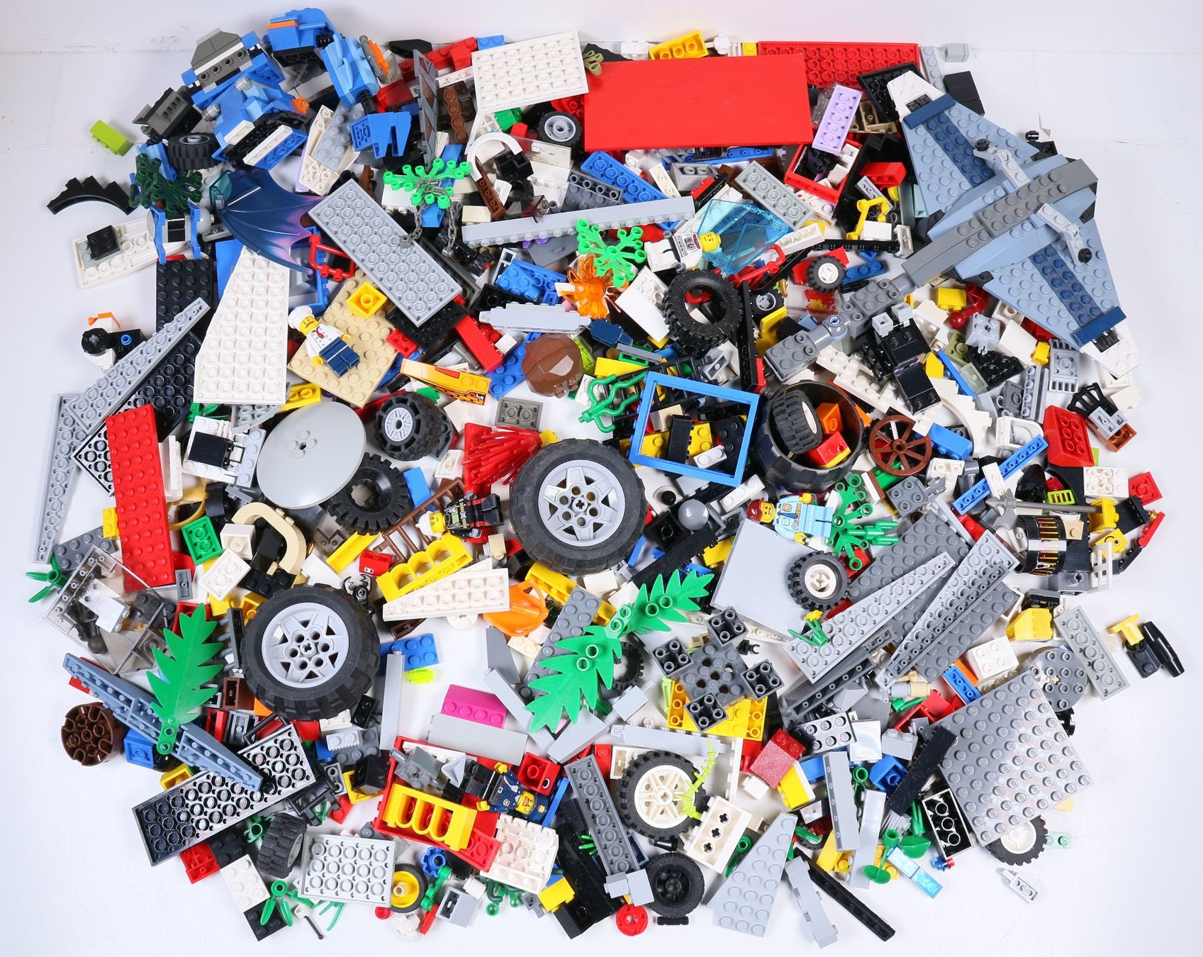Lego Jeux de construction: 1.5 kg. Legoteile mit Minifiguren – D'occasion à Hettlingen par Scholi99