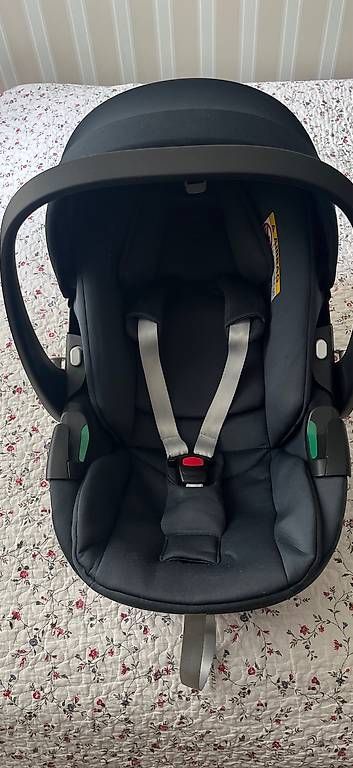 Seggiolini per auto: Maxi cosi pebbele – Usato da St. Gallen venduto da AndreaH83 1