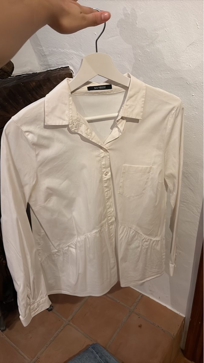 Navyboot Camicette: Blouse Navyboot white long sleeve like new condition – Nuovo (secondo la descrizione) da Regensberg venduto da ani_97f7