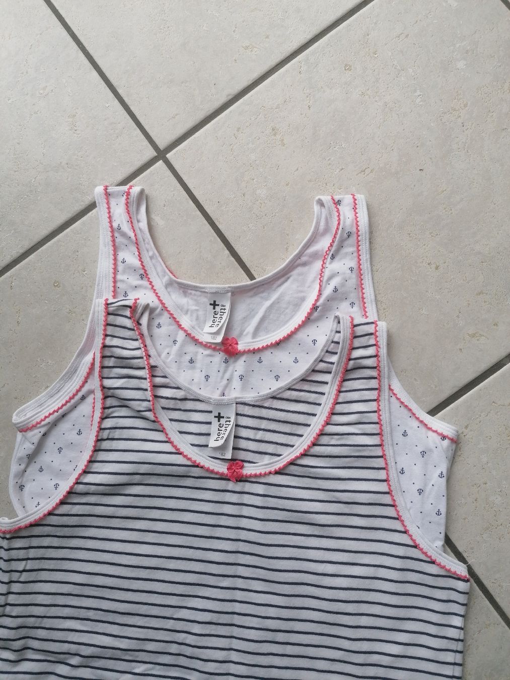 Biancheria intima: Zwei neuwertige Unterhemden oder Trägershirts Gr 182 – Nuovo (secondo la descrizione) da Lostorf venduto da Luelostorf 2