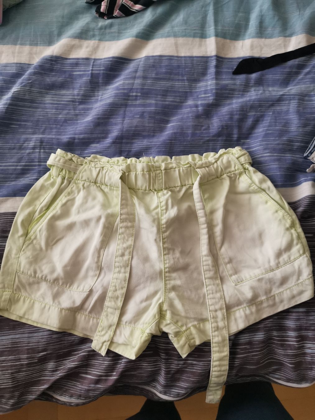 Lotti & Set di vestiti: Mädchen Shorts Gr.170/176 – Usato da Aadorf venduto da JFPS 1