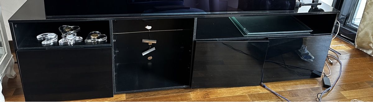 Mobili TV: TV board with lights – Usato da Zürich venduto da Yuece 3