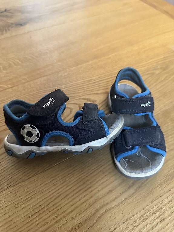 Scarpe per ragazzi: Superfit Sandalen Gr.25 – Usato da Worb venduto da janelle03 1