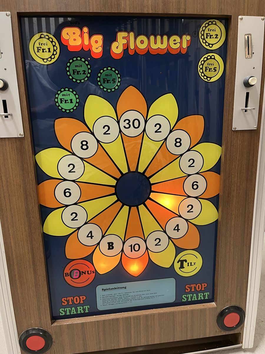 Giochi: Retro Big Flower Münzautomat – Usato da Allschwil venduto da N04Ah 1