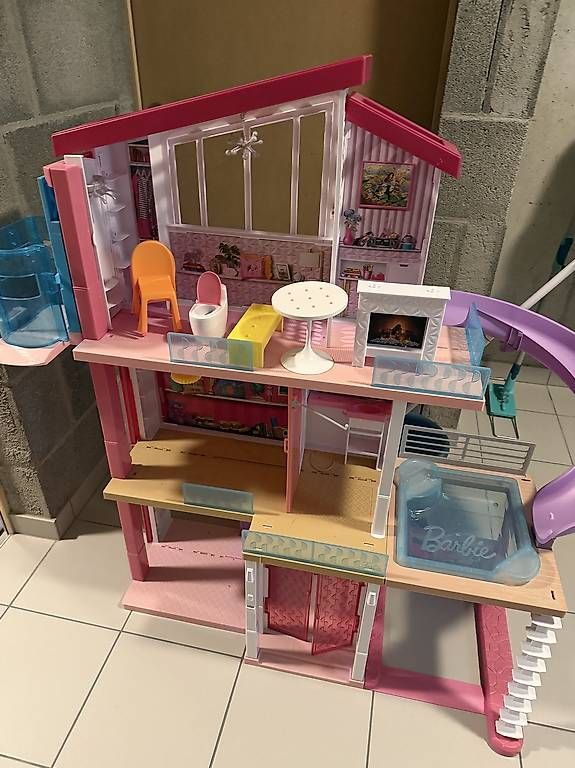 Puppenhäuser & -möbel: Maison barbie  – Gebraucht aus Porsel von kevin68 1