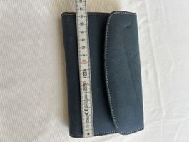 Dunkelblaues Portemonnaie, neuwertig, Sommer-Accessoire(I)